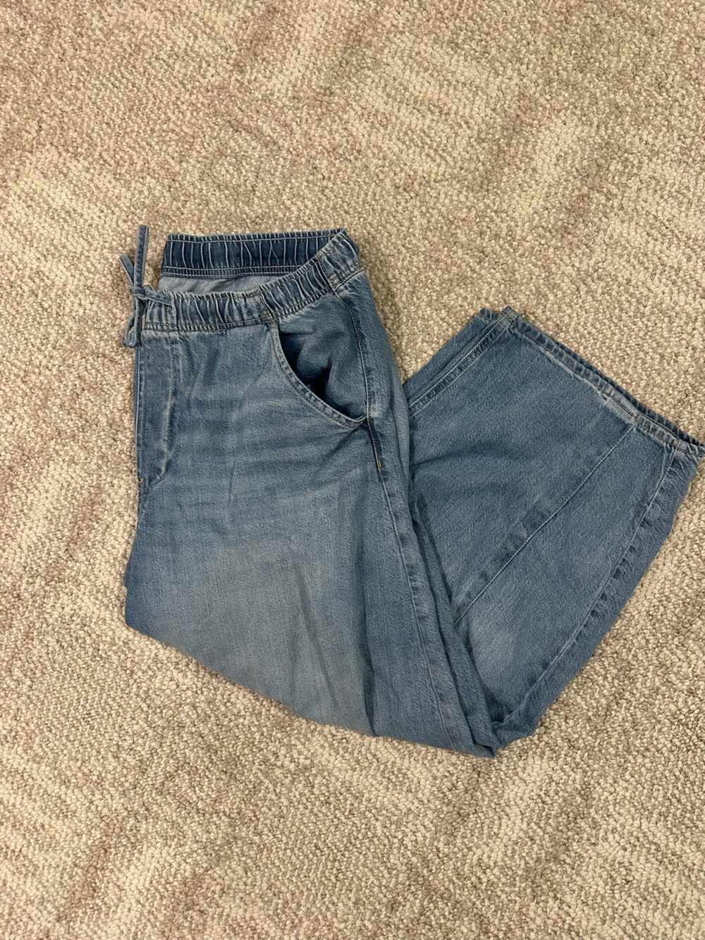 Women’s Gap barrel leg denim pants - Picture 2 of 3